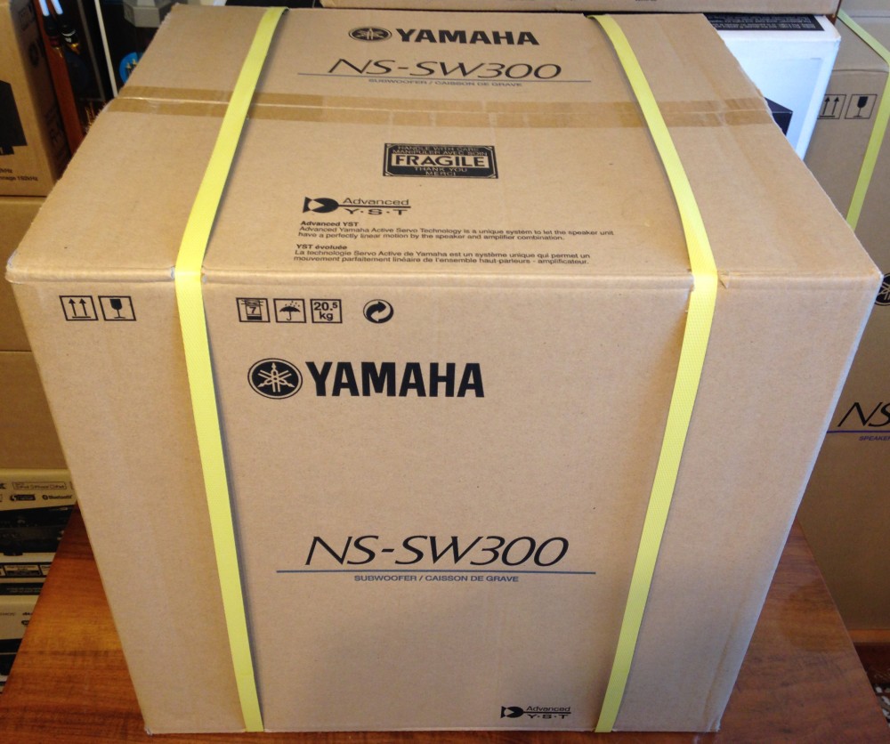 Subwoofer Yamaha NS-SW300 piano black, nou, sigilat - audioweb