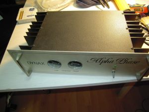 Amplficator final stereo DYNAX Alpha Phase, aproximativ 2x45W, suna foarte bine