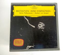 Benzi de magnetofon originale ce contin  Beethoven Nine Symphonies