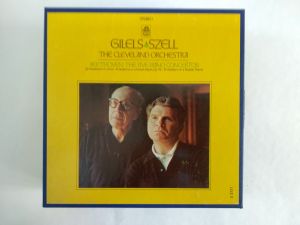 Benzi de magnetofon originale ce contin Beethoven: The Five Piano Concertos Emil Gilels / George Szell / Cleveland Orchestra