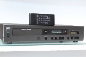 Cd player NAD 5325+telecomada.
