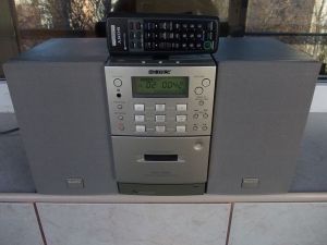 Combina SONY Pmc-305l radio casetofon cd boxe telecomanda originala,microsistem servisat
