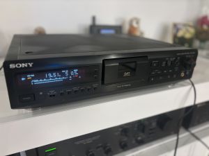 DAT Sony DTC-ZE700