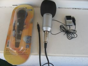 Microfon: Watson MF9200   AMG 5  Philips L.L.B. 9203  