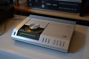 Philips CD 100 -The first -TOP