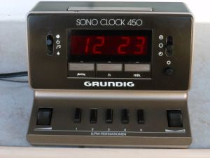 Radio GRUNDIG Sono clock 450 ceas digital,vintage 1985 Germany