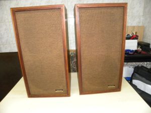Realistic Optimus 1B hi-fi Vintage Speakers Oiled Walnut (1975)