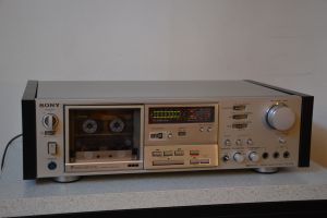 Sony TC K75 3 head stereo cassette deck-top