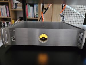 Streamer / Dac Teac Ud-701n & Clock Teac CG-10m 