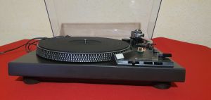  Technics SL-1900 Fully-Automatic Direct-Drive Turntable