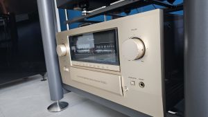 Vand amplificator Accuphase e800