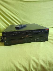 VAND/SCHIMB Sony CDP-C313M Compact Disc Player 5 Disk Charger